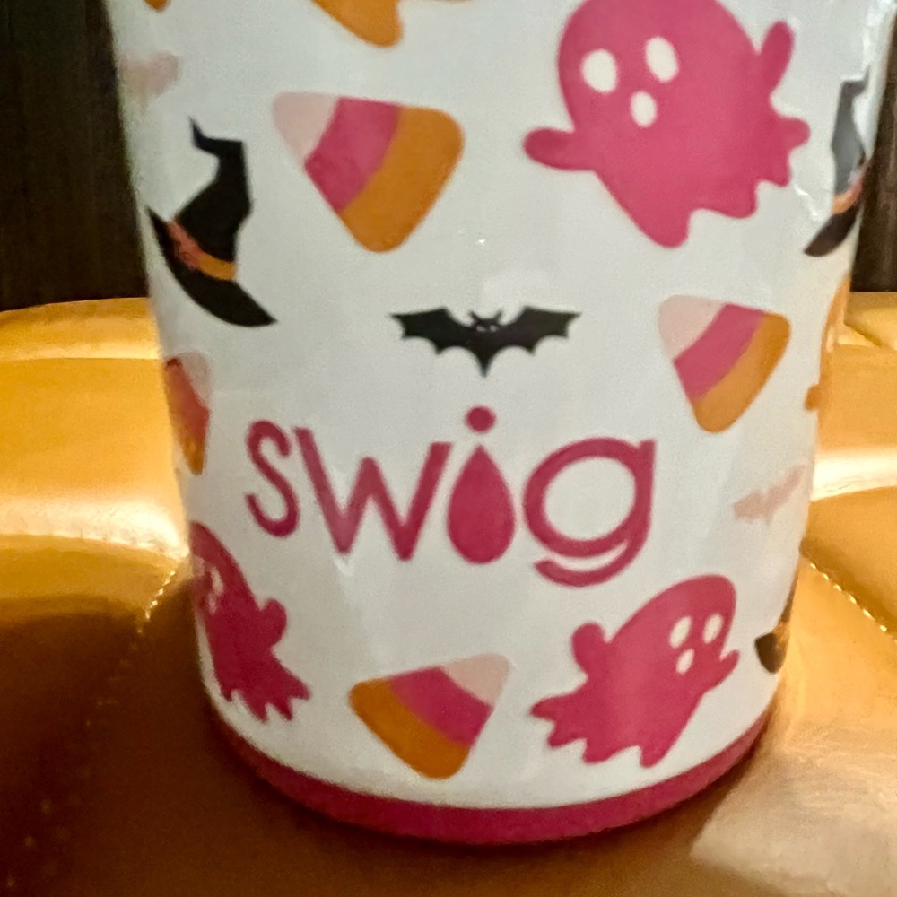40oz Swig Halloween Glow in the Dark Tumbler